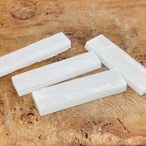 Selenite Stick Natural Stone - 8cm Raw Selenite Wand Stone - Protection Crystal - Reiki Healing Crystals